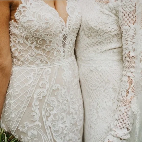 Wedding dress - Picture 4 of 6